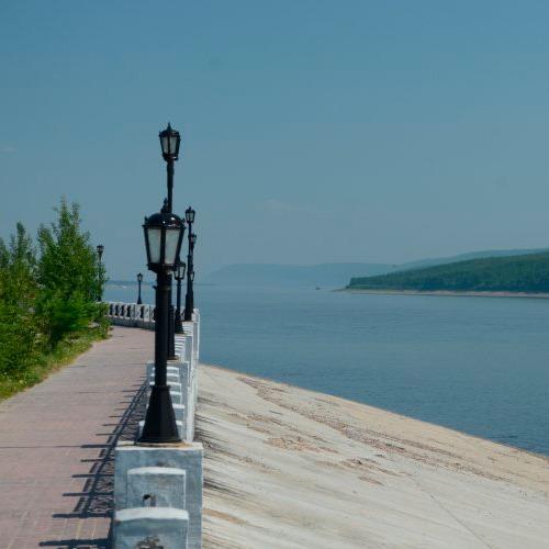 Набережная Ленск